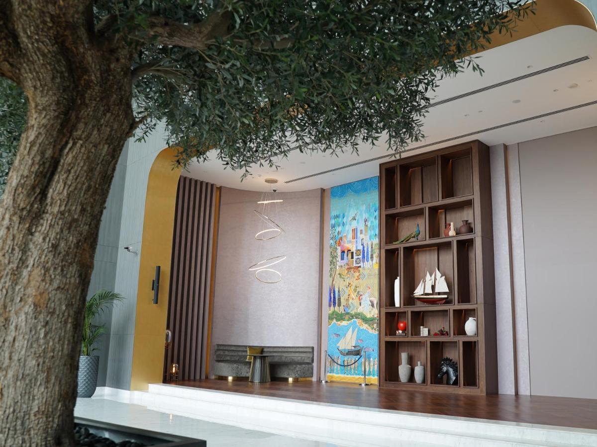Movenpick Jumeirah Village Triangle Dubái Exterior foto The interior of the new synagogue